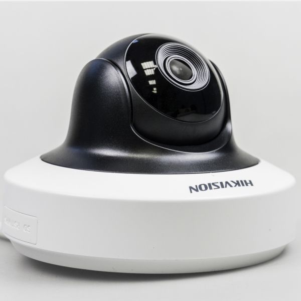 Внутренняя поворотная IP-камера Hikvision DS-2CD2F22FWD-IS с ИК-подсветкой