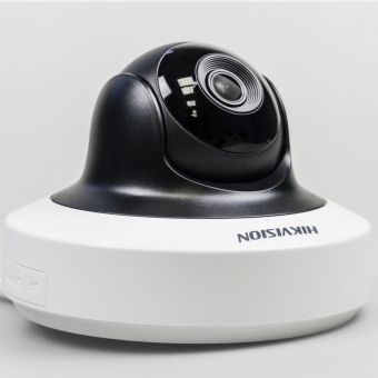 Внутренняя поворотная IP-камера Hikvision DS-2CD2F22FWD-IS с ИК-подсветкой
